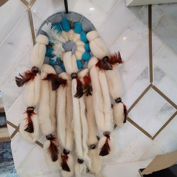 Vintage wool Native American Handmade Dream Catcher with feathers and wood beads - Picture 6 of 7